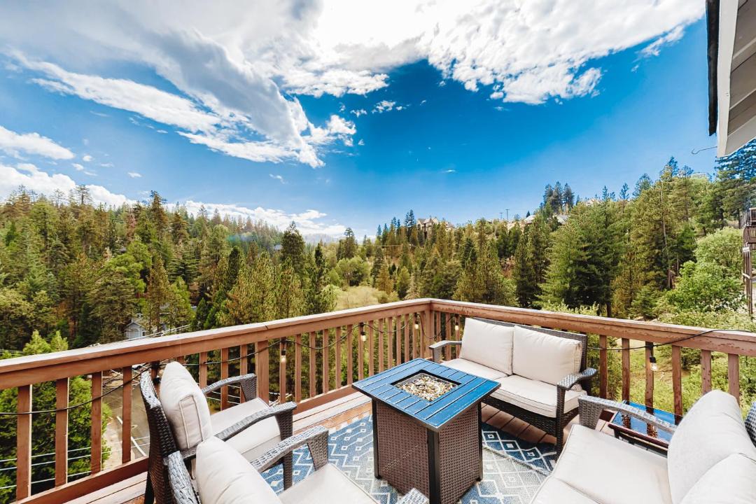 Photo of Patio Balcony in Lake Arrowhead
