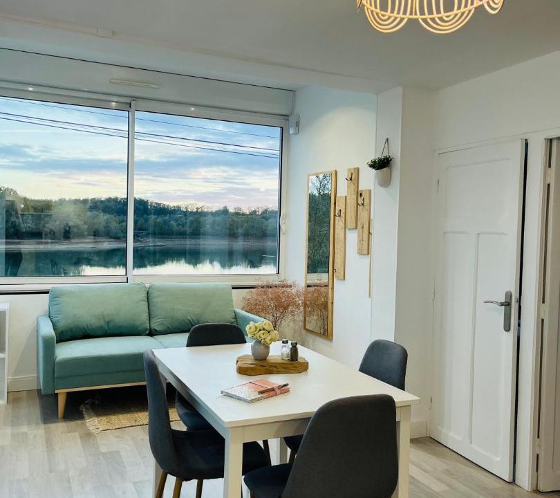 Photo of Livingroom in Changey