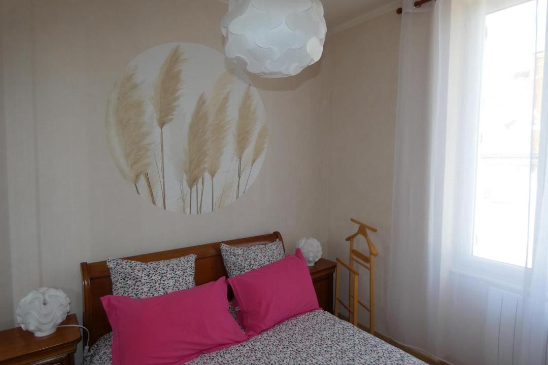 Photo of Others in Commentry