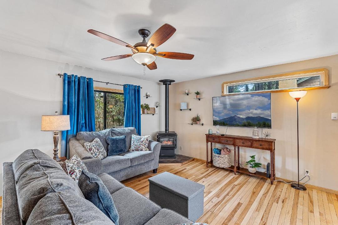 Photo of Livingroom in Mountainaire