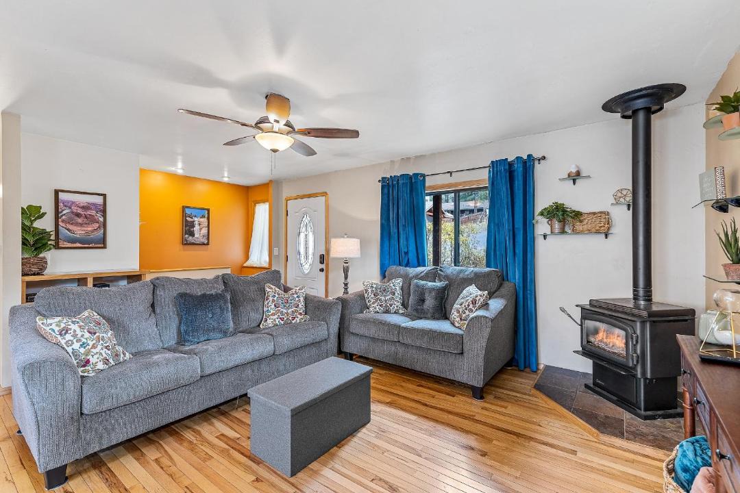 Photo of Livingroom in Mountainaire