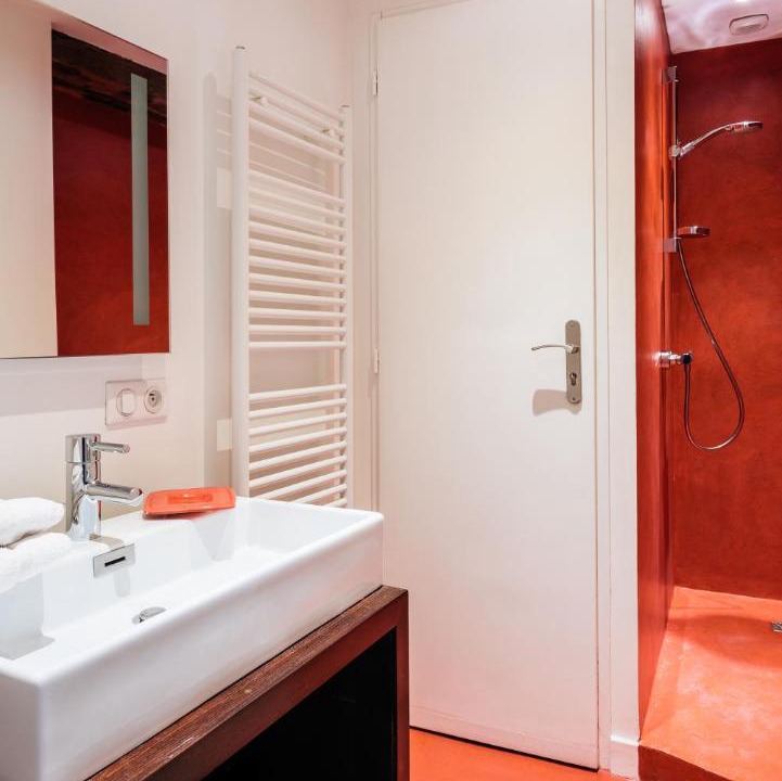 Photo of Bathroom in Beaune City Centre