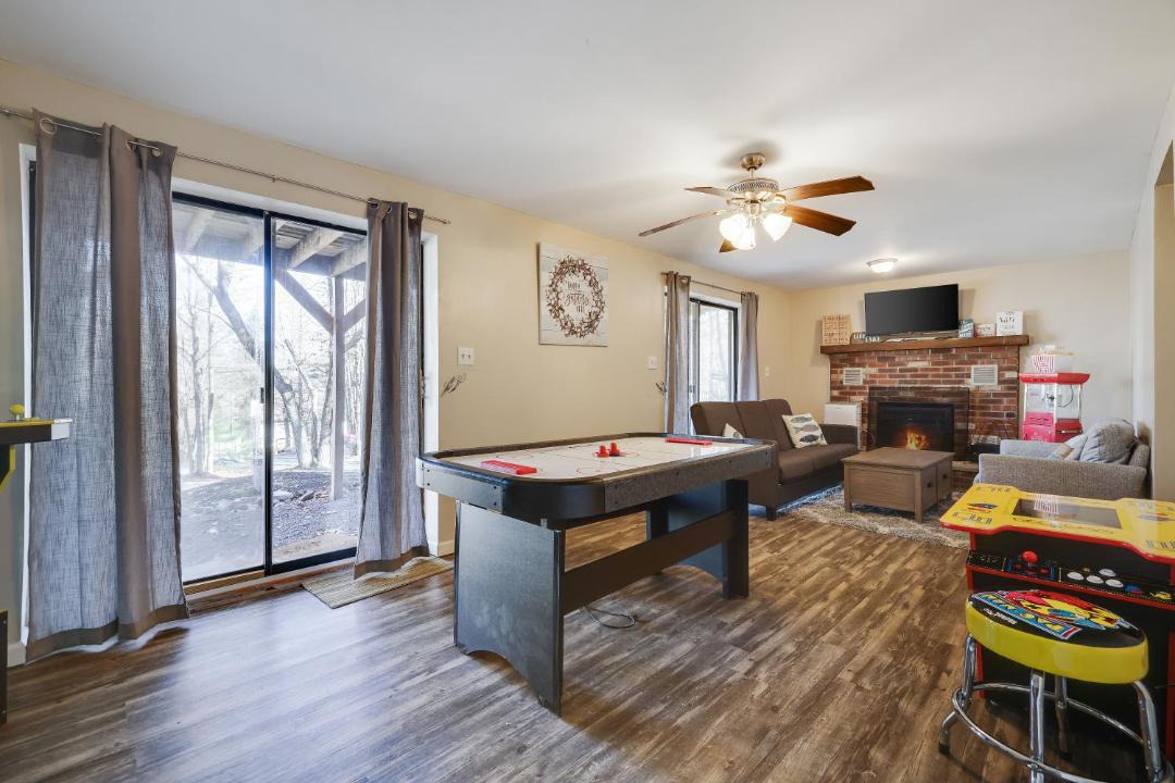 Photo of Livingroom in Briar Crest Woods