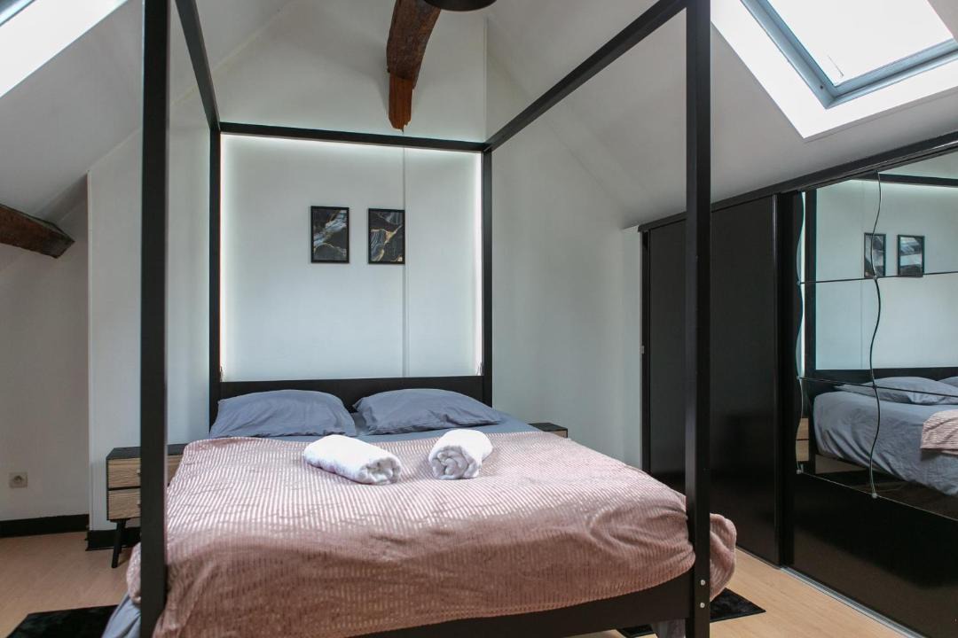 Photo of Bedroom in Nemours