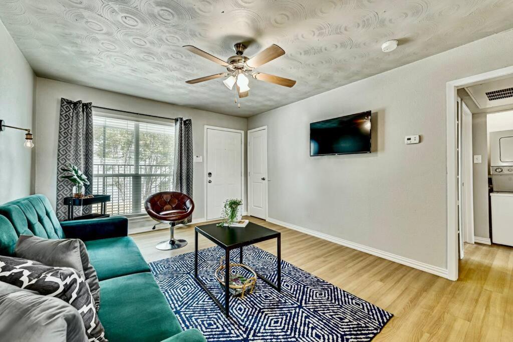 Photo of Livingroom in Old East Dallas