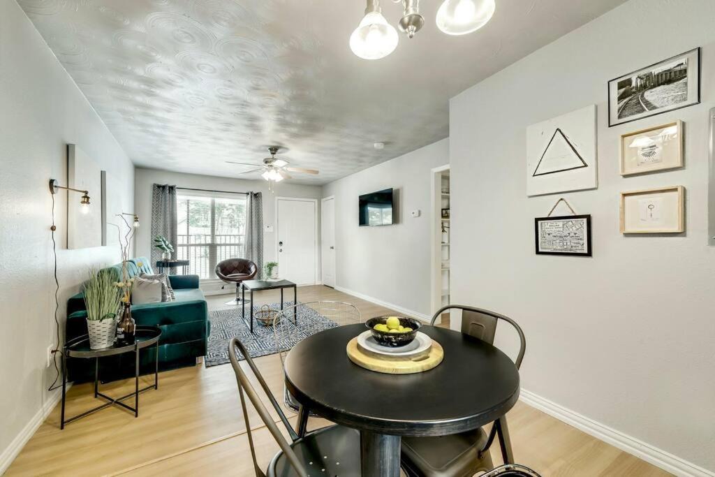 Photo of Livingroom in Old East Dallas