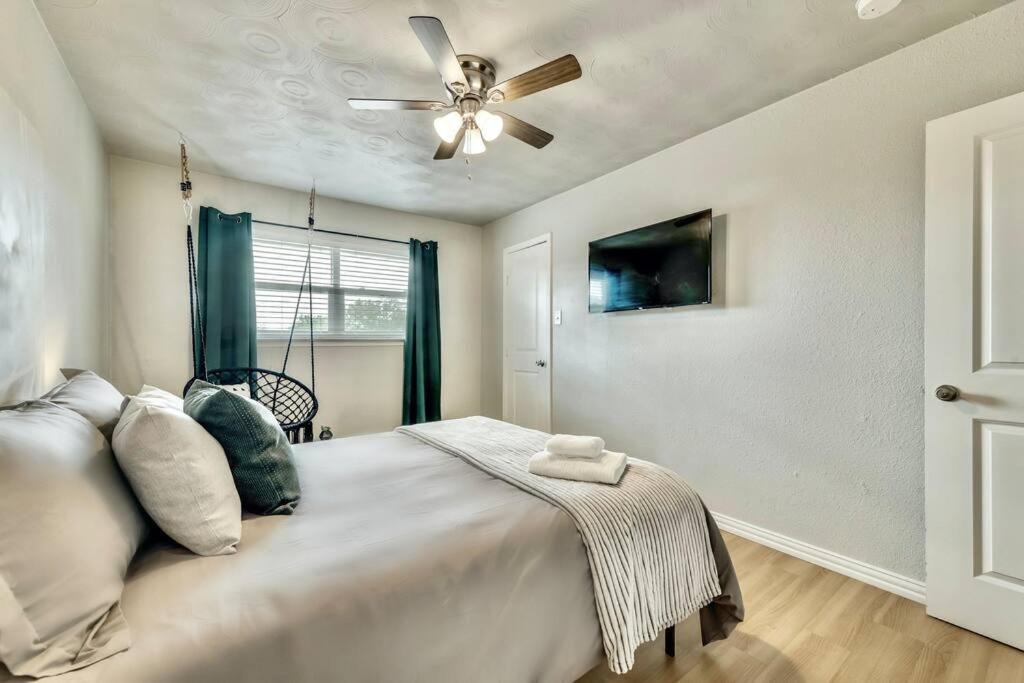 Photo of Bedroom in Old East Dallas