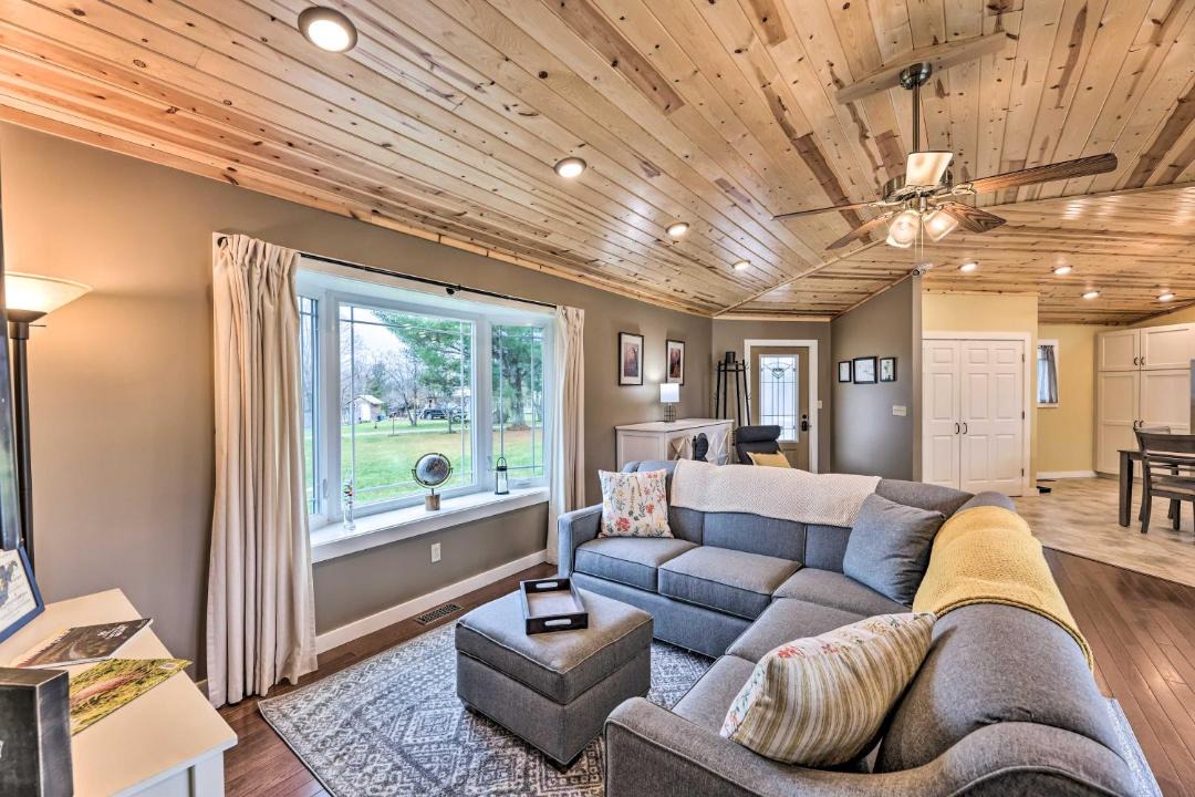 Photo of Livingroom in Edray