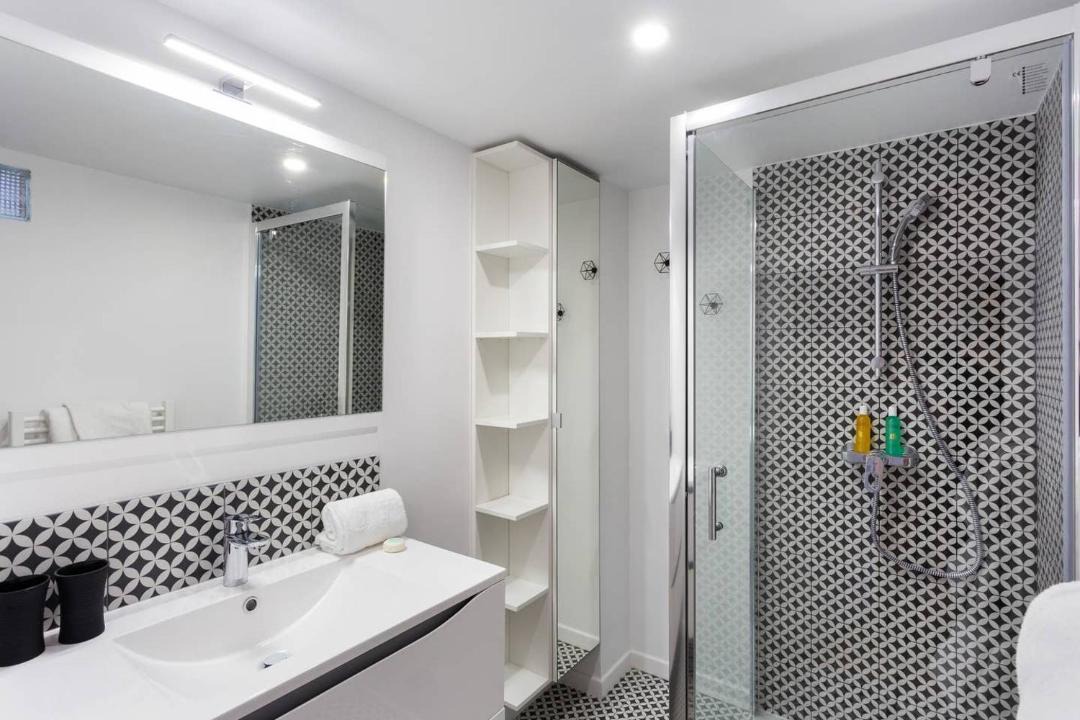 Photo of Bathroom in Notre-Dame-des-Champs