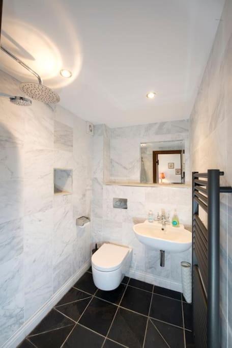 Photo of Bathroom in Little Longstone