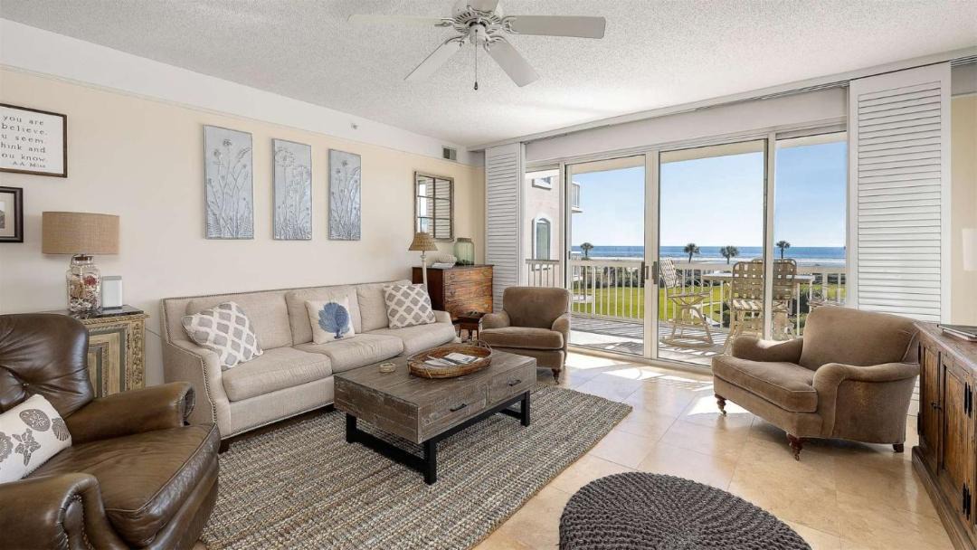 Photo of Livingroom in Saint Simons Island