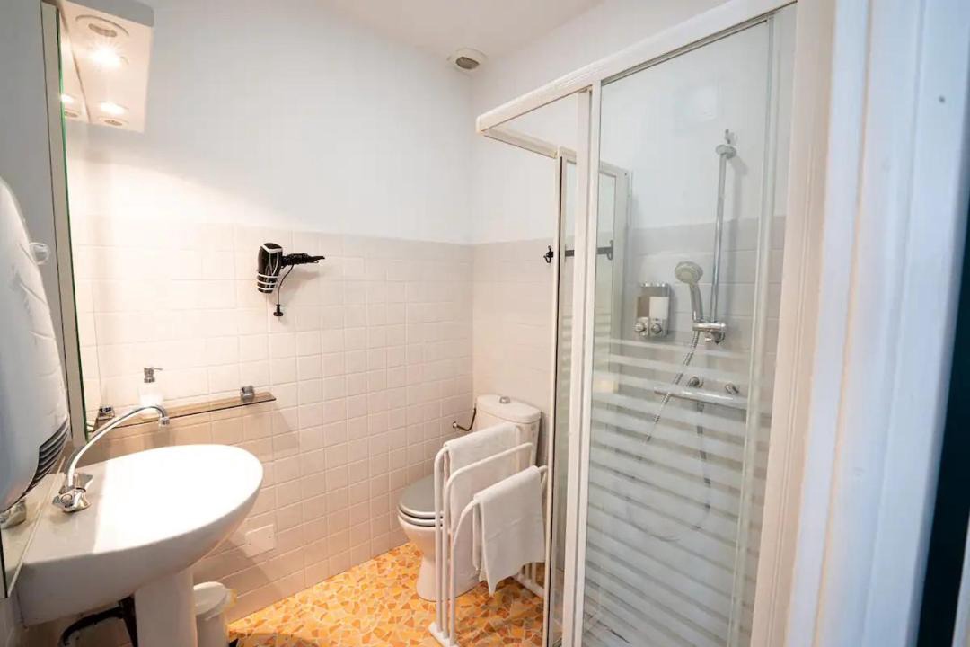 Photo of Bathroom in Aigues-Mortes