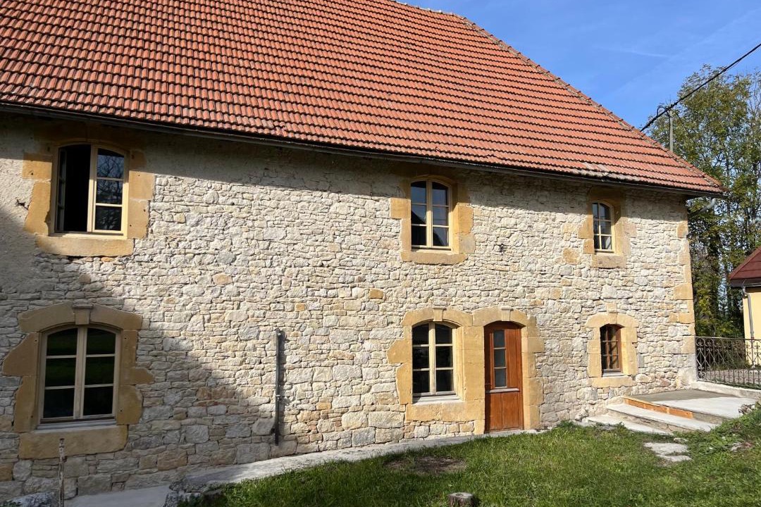 Photo of Buildings in Longcochon