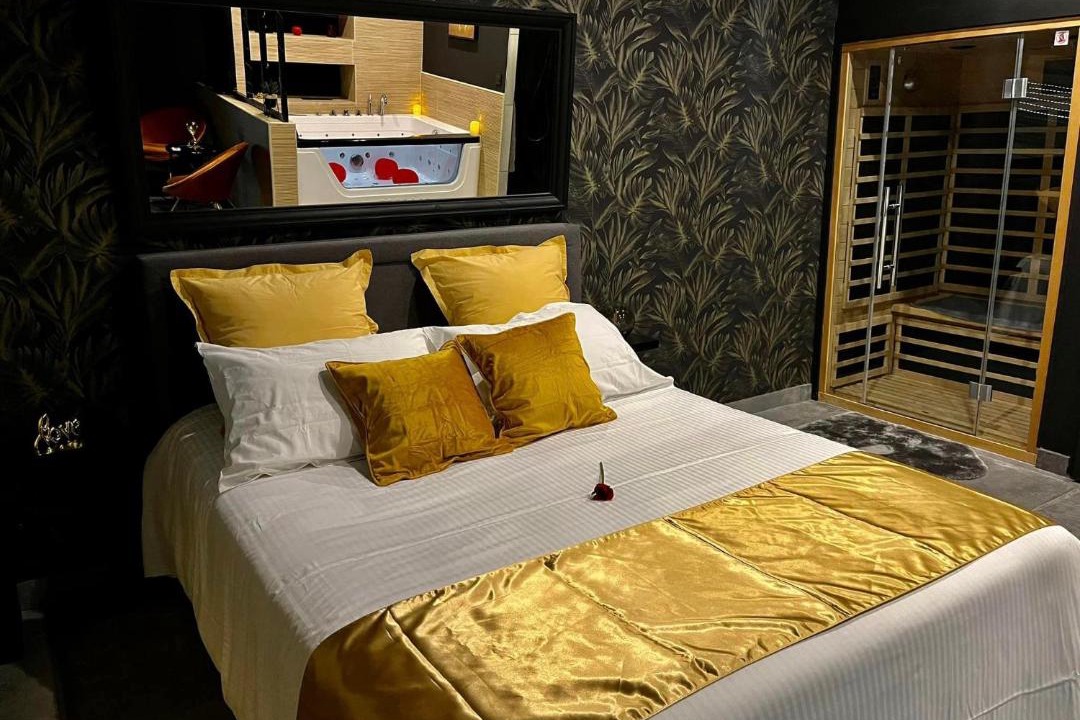 Photo of Bedroom in Saint-Genest-Lerpt