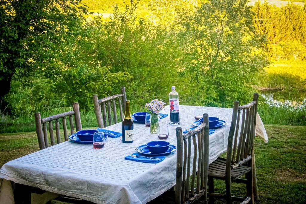 Photo of Others in De Lancey