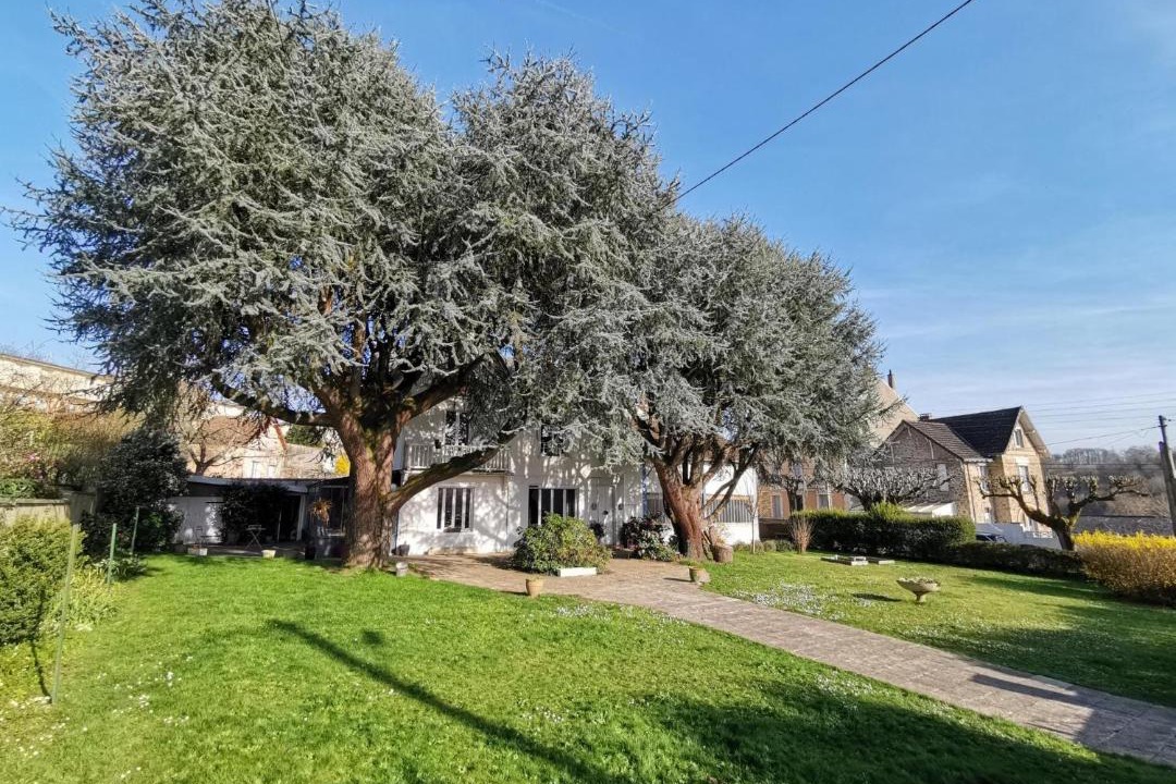 Photo of Buildings in Saint-Junien