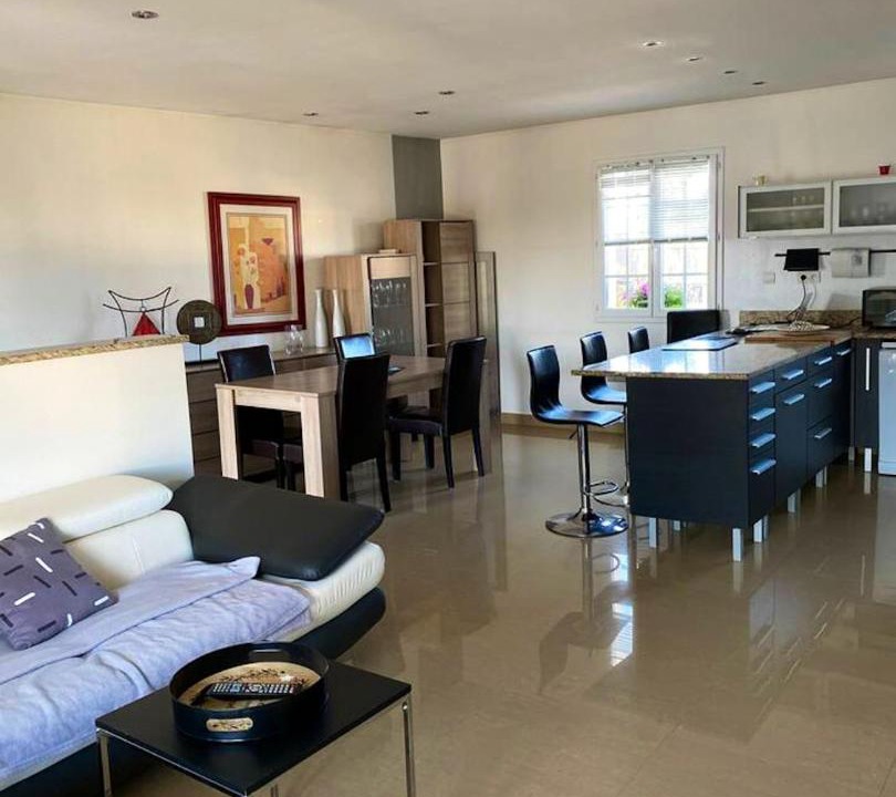 Photo of Livingroom in Checy