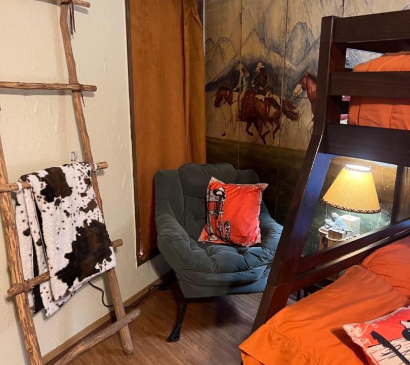 Photo of Livingroom in Canton