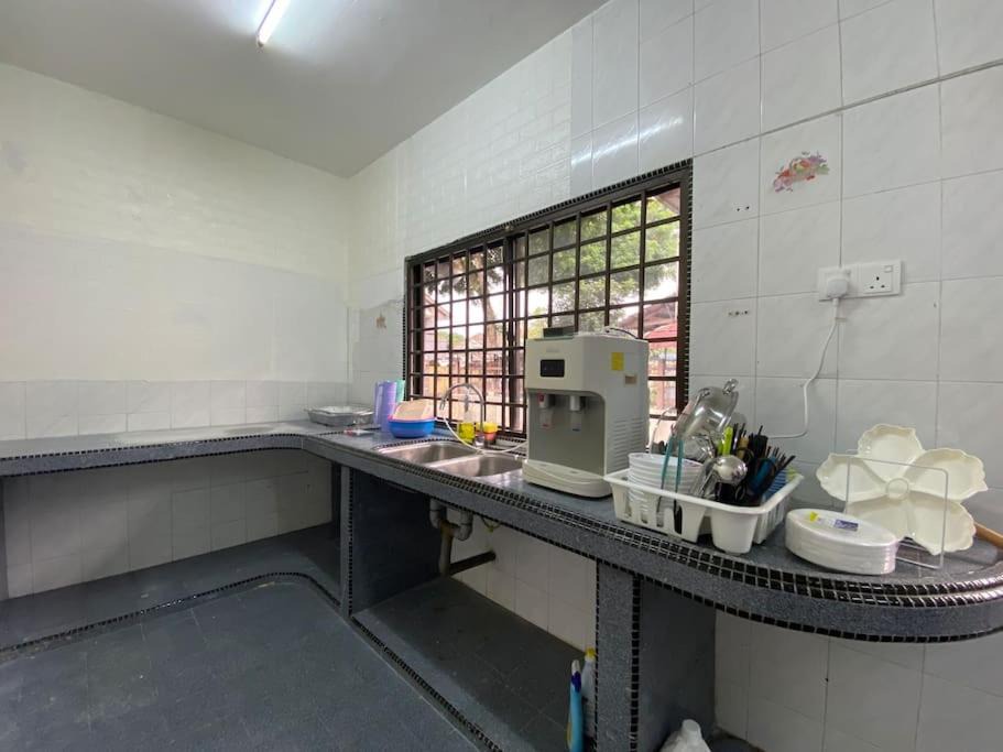 Photo of Kitchen in Kempas