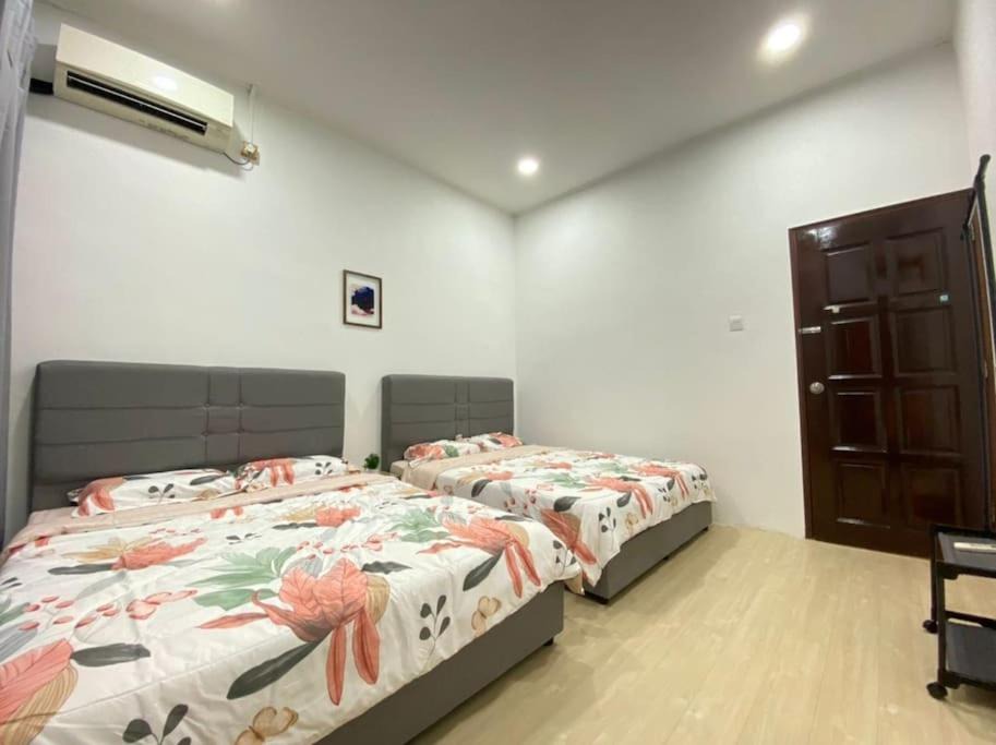 Photo of Bedroom in Kempas