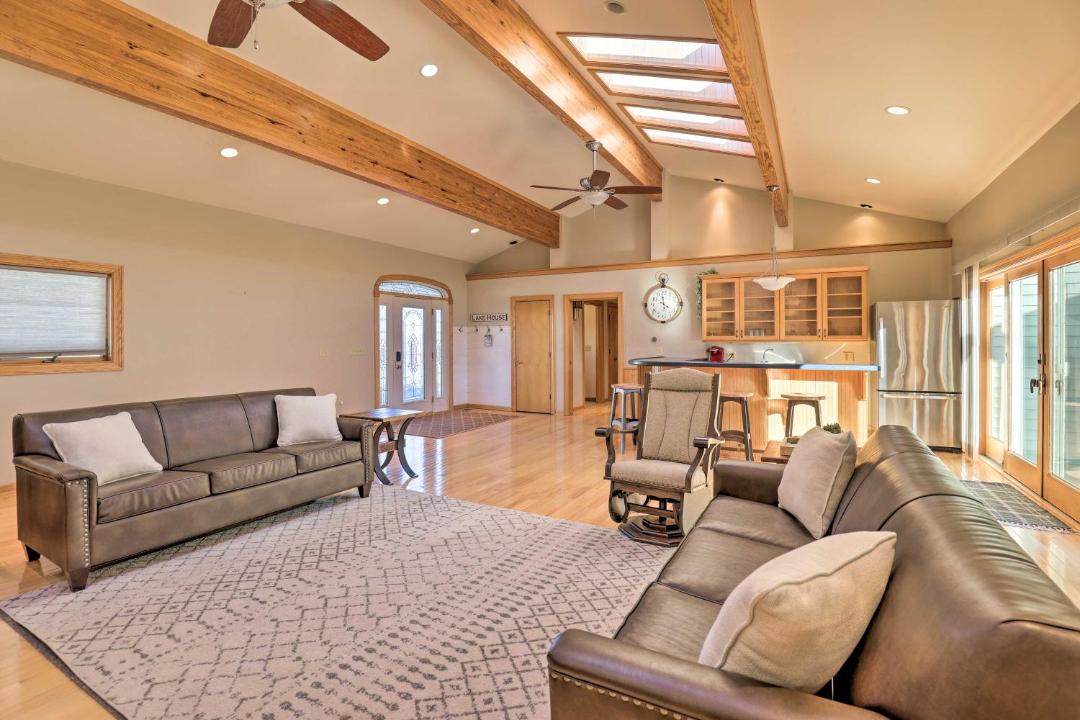 Photo of Livingroom in Town of Varick