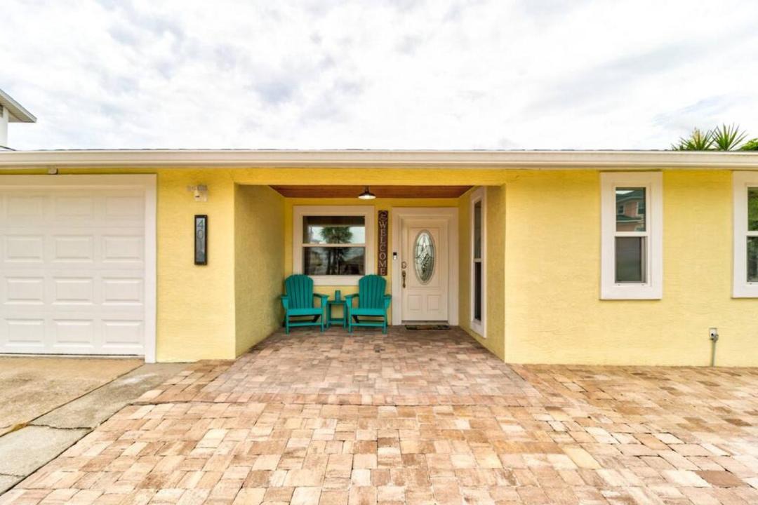 Photo of Buildings in Wilbur-By-The-Sea
