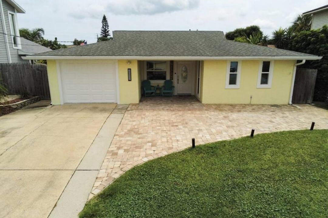 Photo of Buildings in Wilbur-By-The-Sea