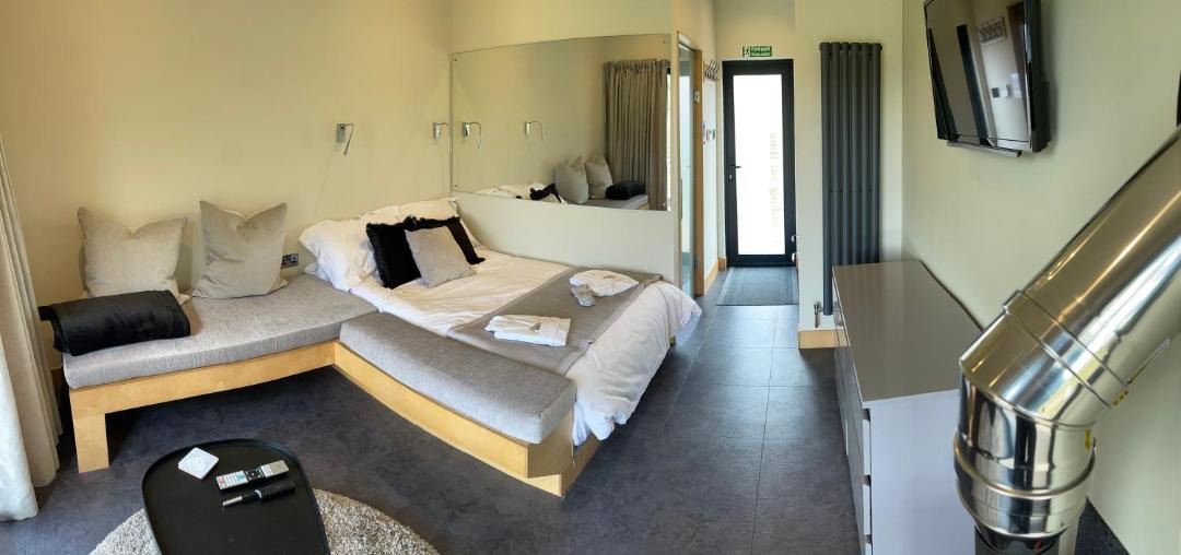 Photo of Others in Blacko