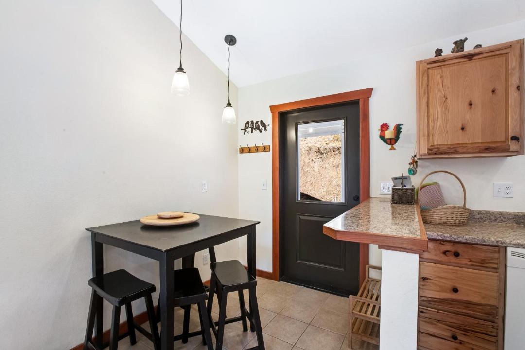 Photo of Livingroom in Ronald