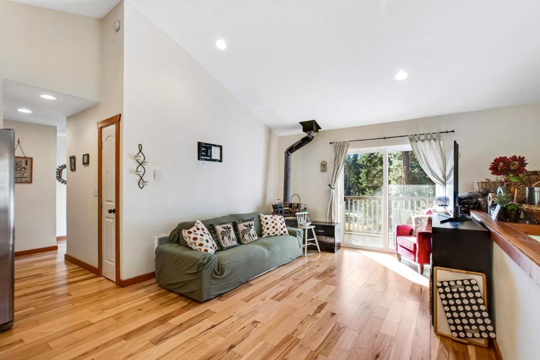 Photo of Livingroom in Ronald