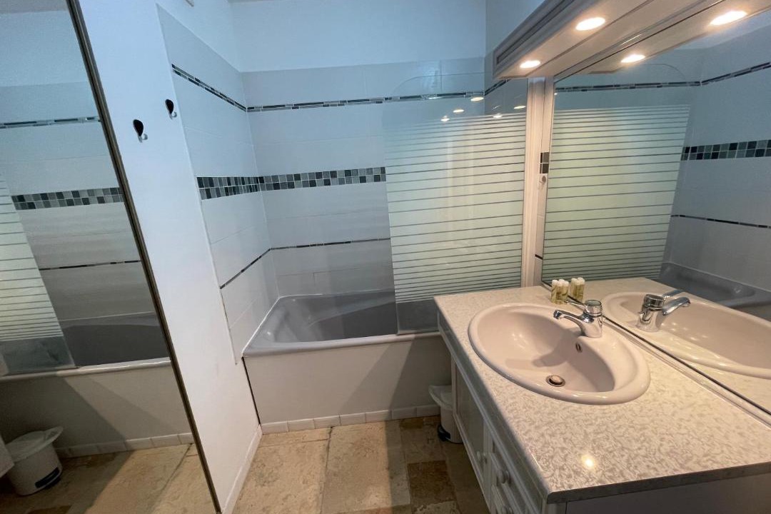 Photo of Bathroom in Centre Ville Rive Gauche