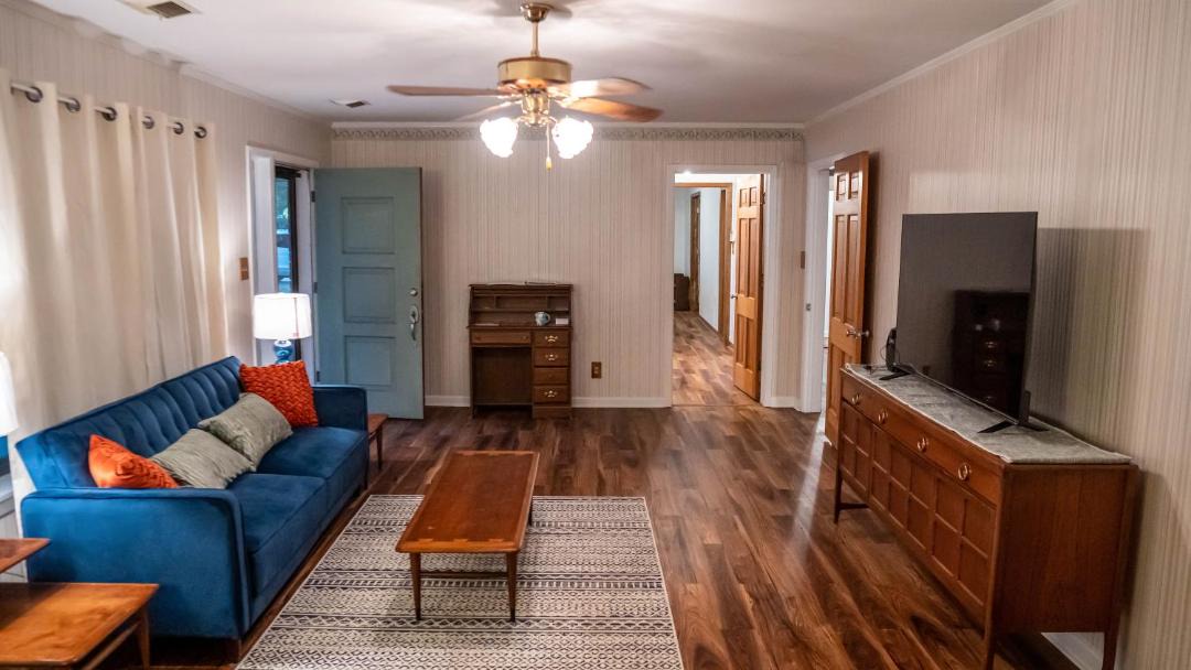 Photo of Livingroom in Smithville