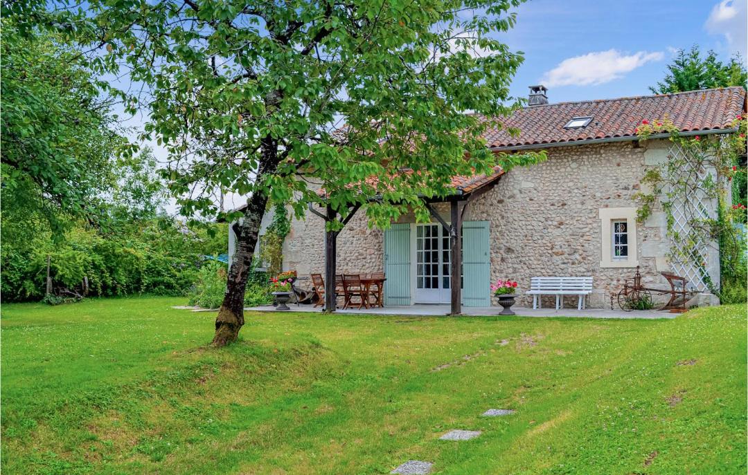 Photo of Others in Vanxains