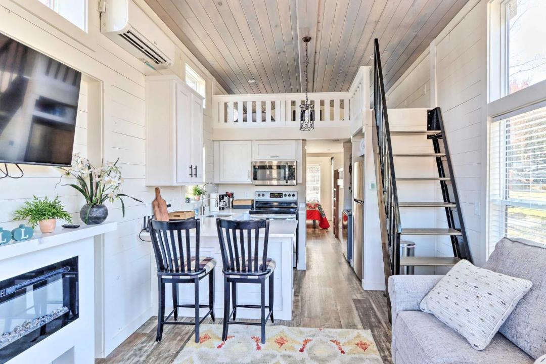 Photo of Livingroom in Morganton