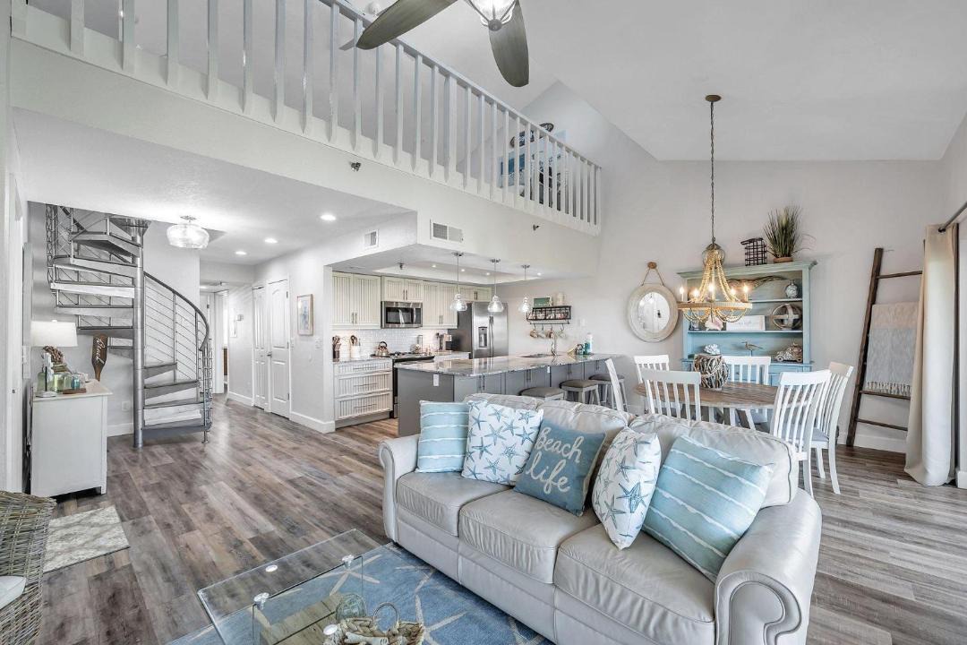 Photo of Livingroom in Indian Shores