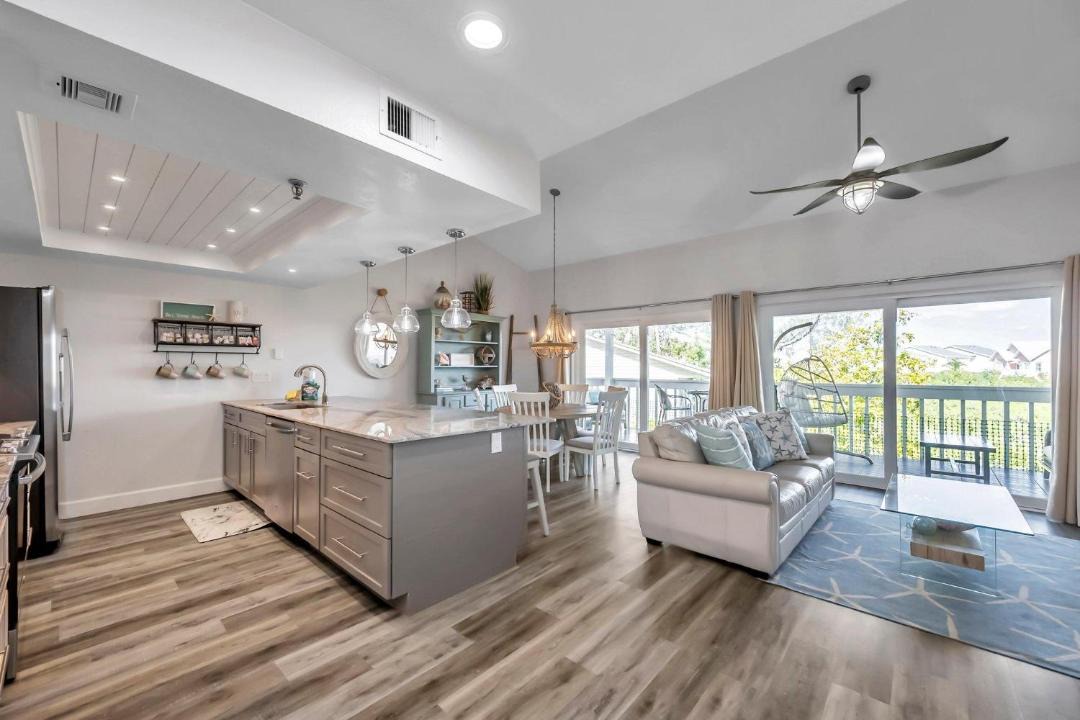 Photo of Livingroom in Indian Shores