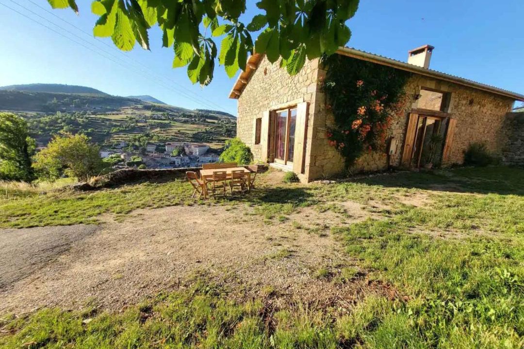 Photo of Buildings in Satillieu