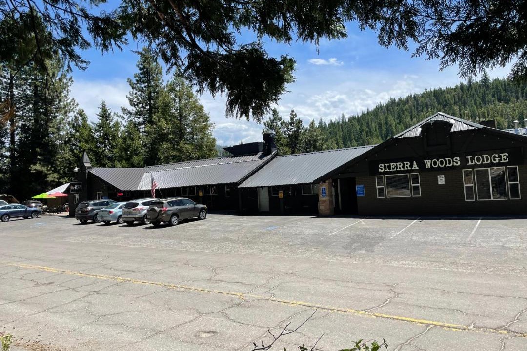 Photo of Buildings in Emigrant Gap
