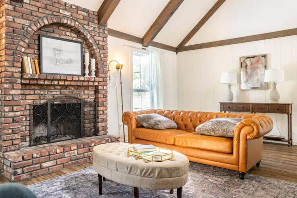 Photo of Livingroom in Blue Springs