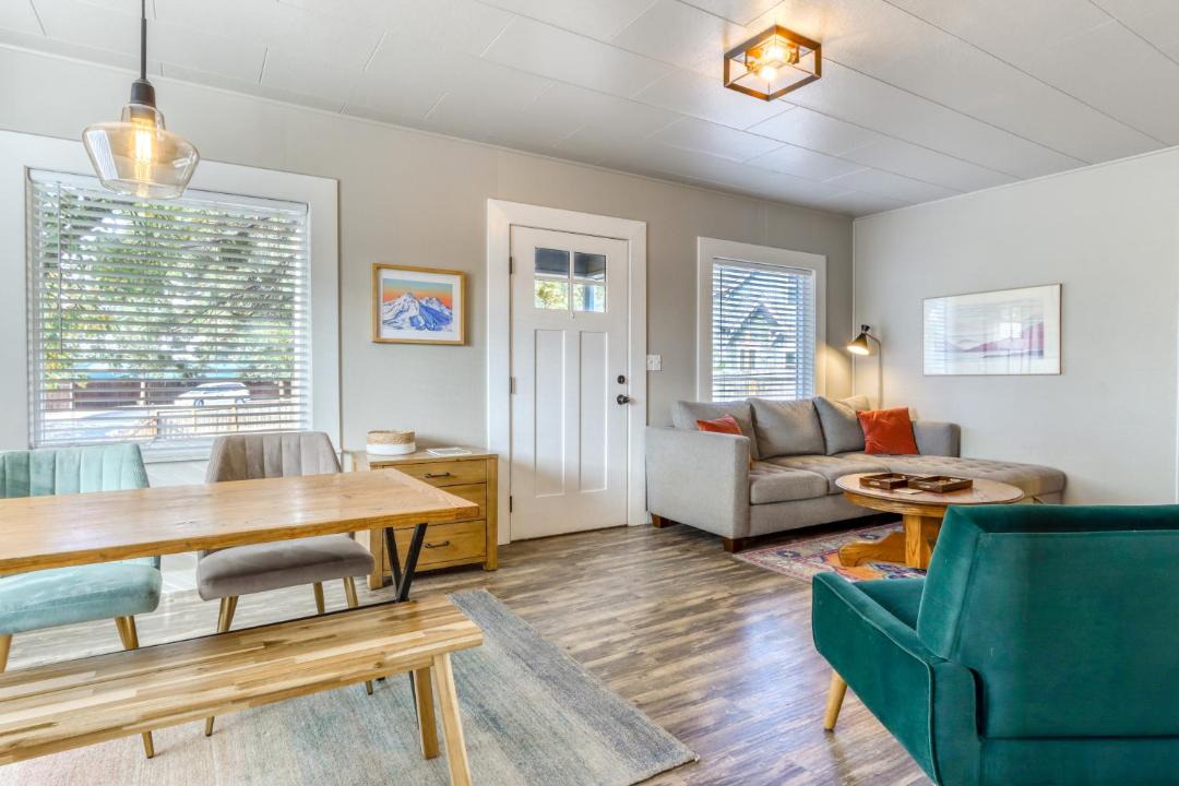 Photo of Others in Southern Crossing