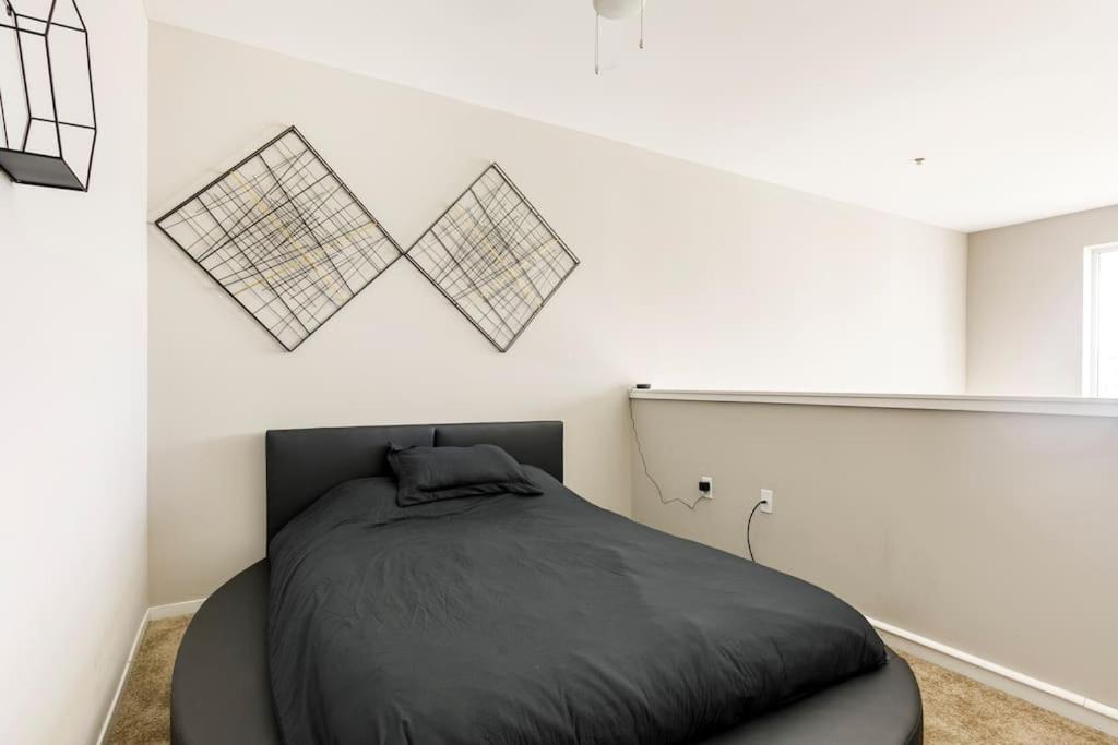 Photo of Bedroom in DeBaliviere Place