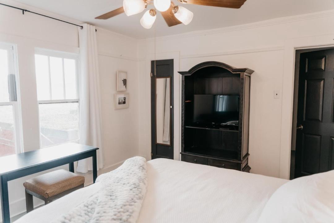 Photo of Bedroom in Freetown - Port Rico