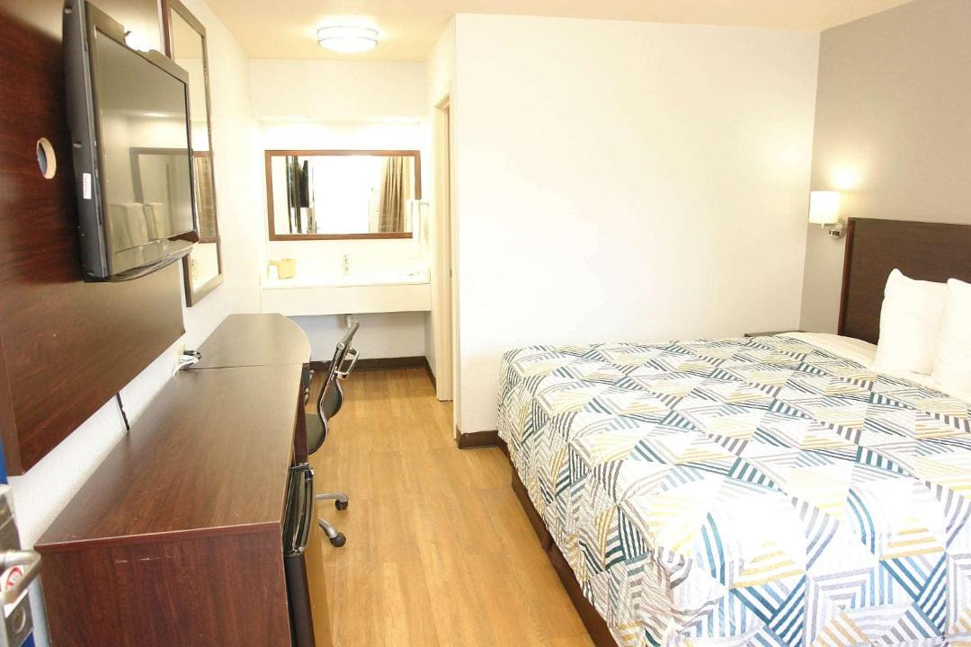Photo of Bedroom in Hattiesburg