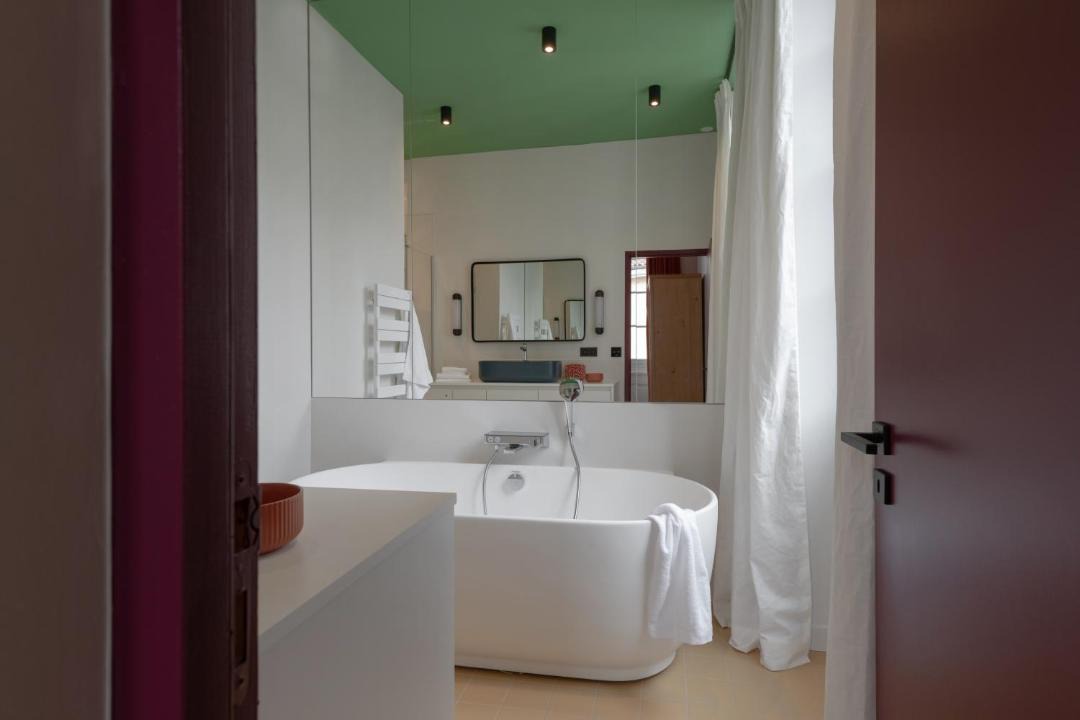 Photo of Bathroom in 1st Arrondissement