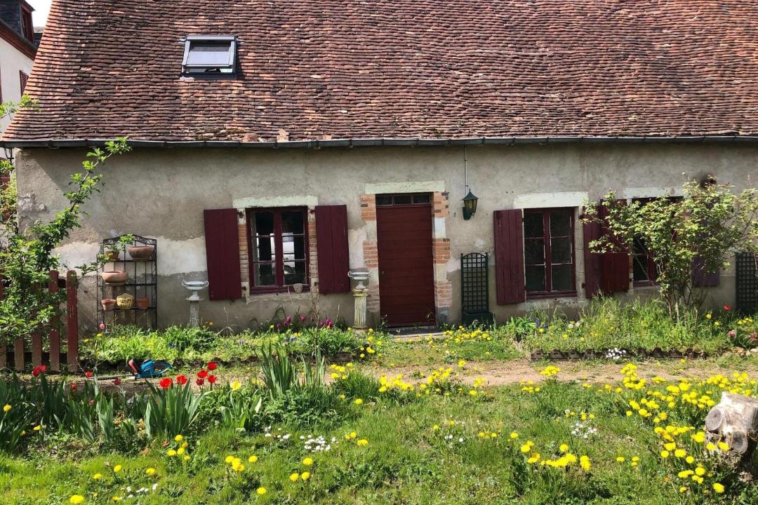 Photo of Buildings in Le Veurdre