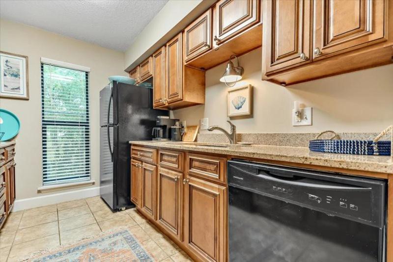 Photo of Others in Saint Simons Heights