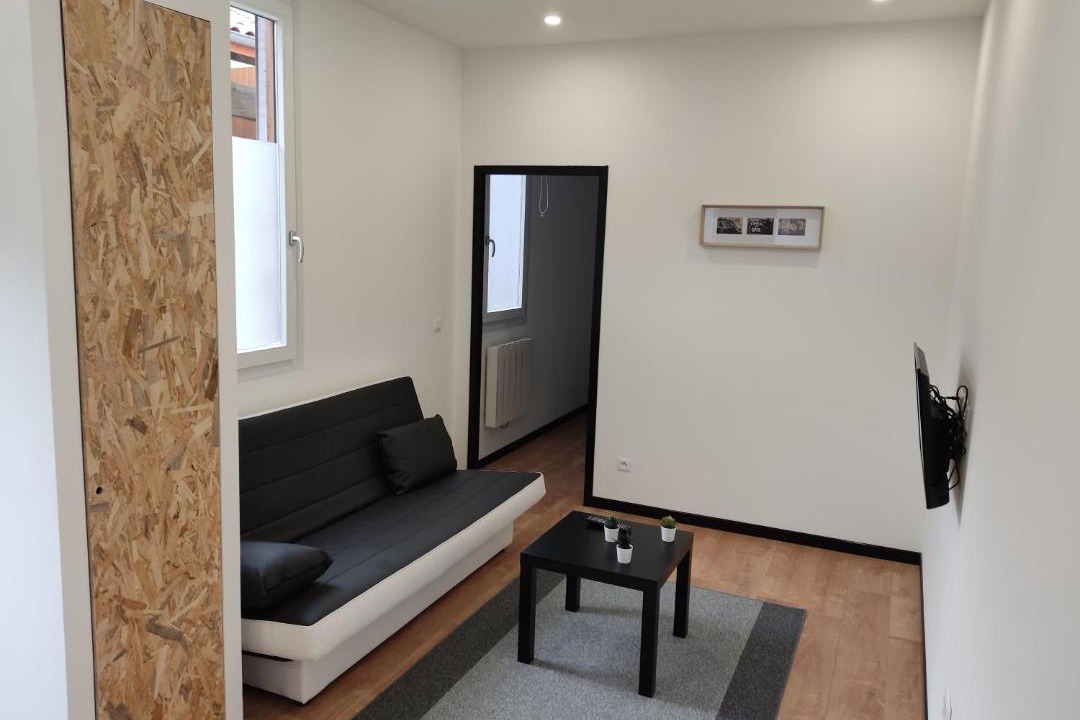 Photo of Livingroom in Saint-Etienne-de-Saint-Geoirs