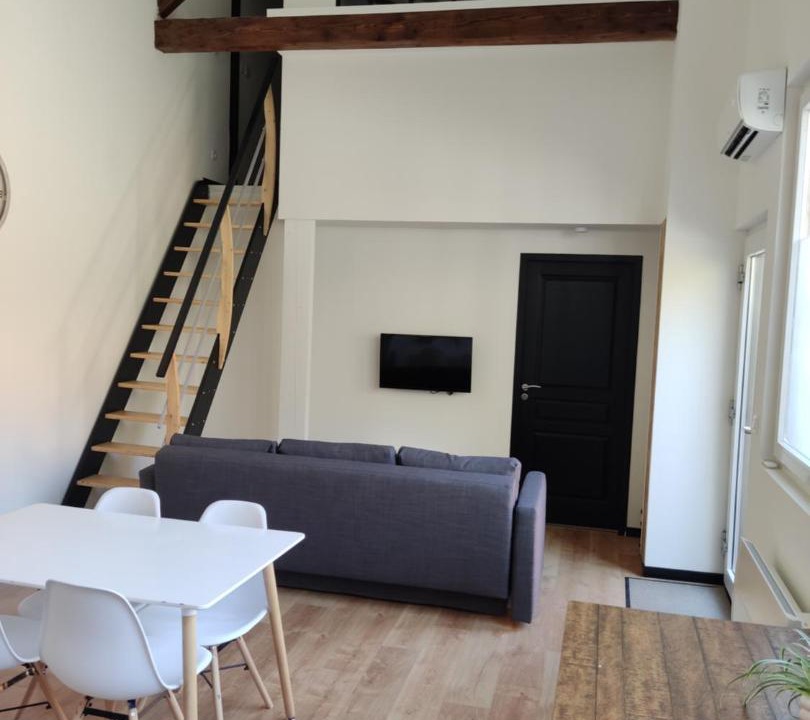 Photo of Livingroom in Saint-Etienne-de-Saint-Geoirs