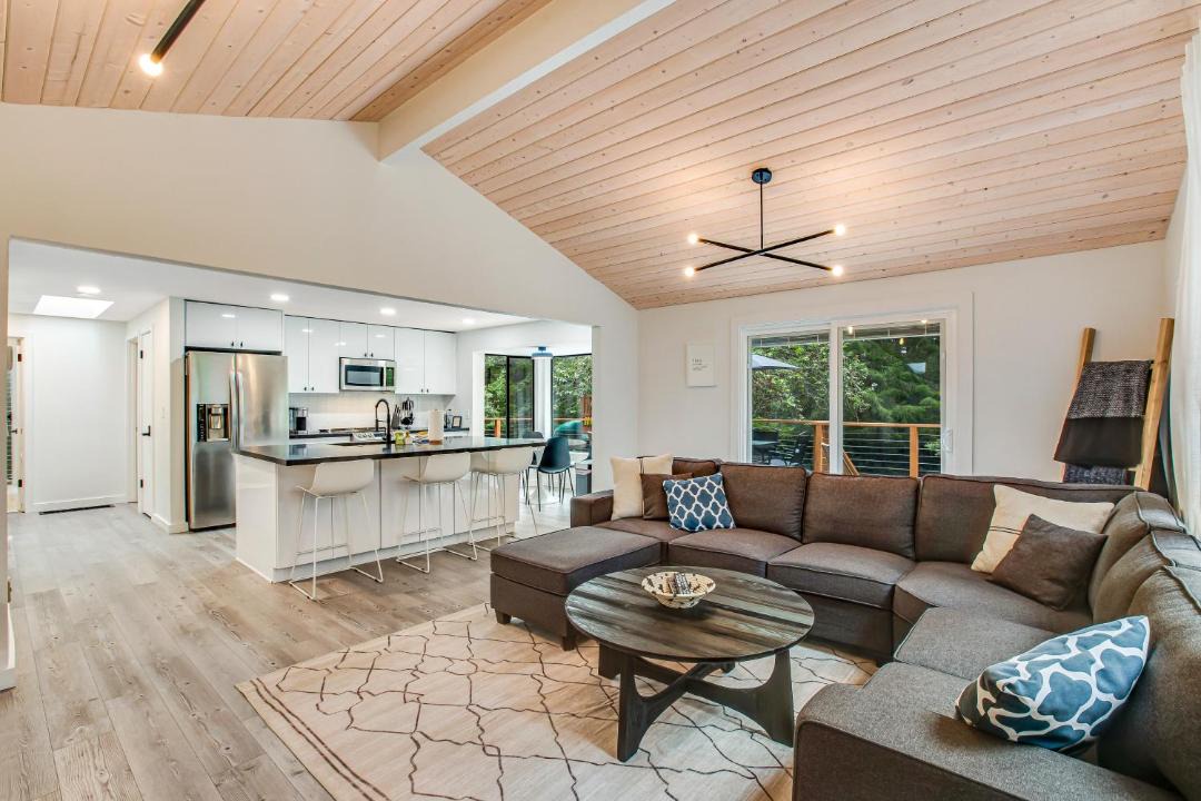 Photo of Livingroom in Anderson Island