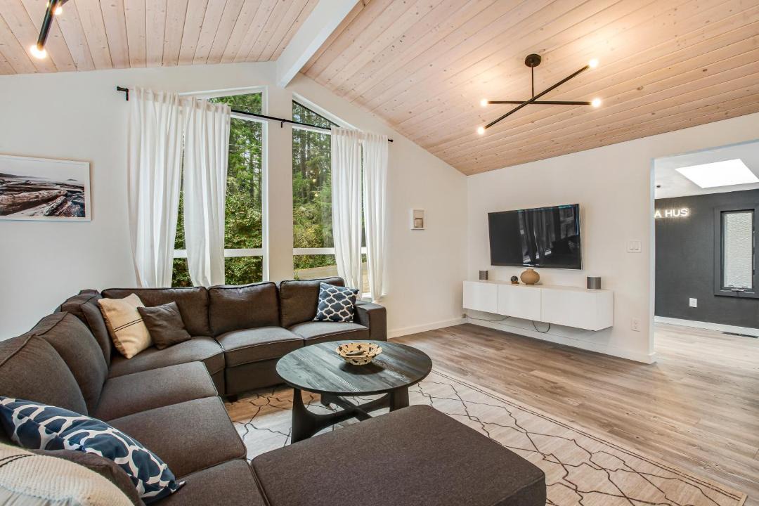 Photo of Livingroom in Anderson Island